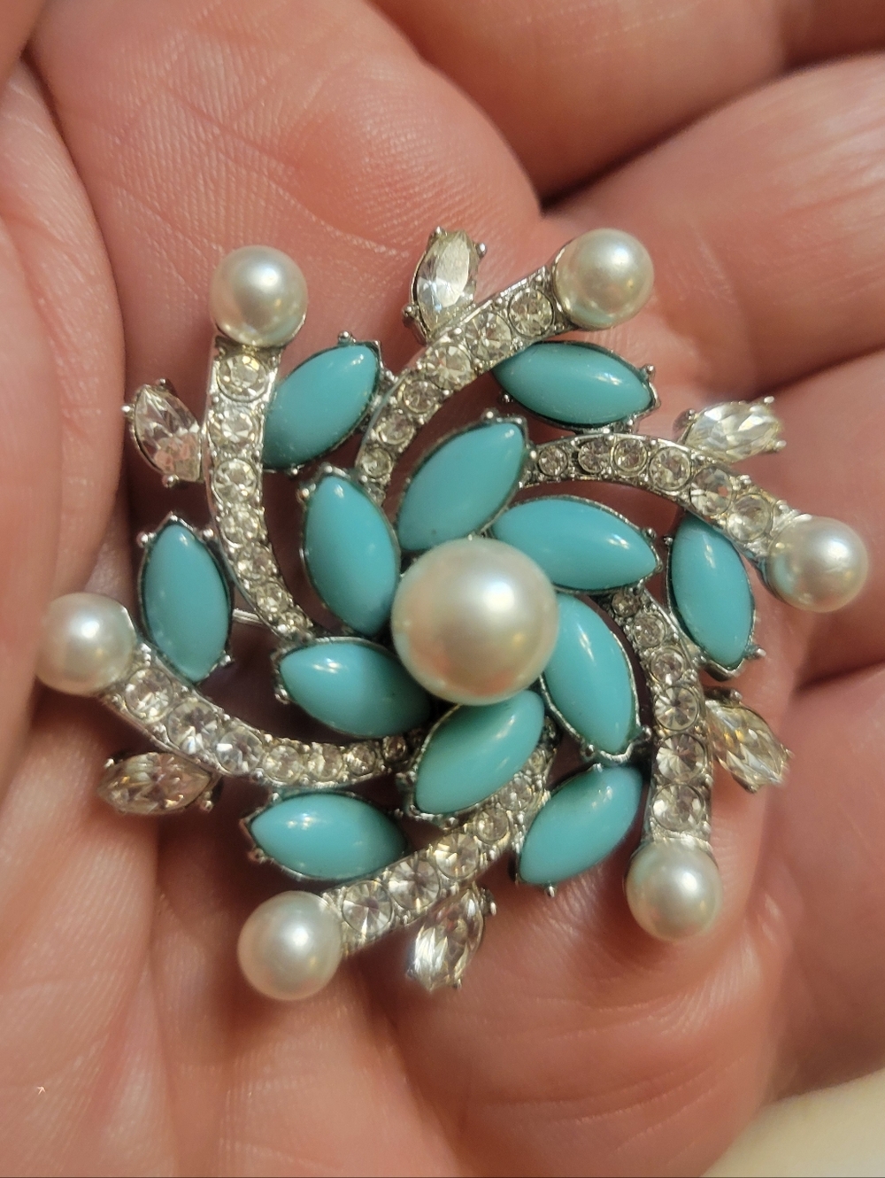 Vintage Faux Turquoise Pearl Pinwheel Brooch - Picture 2 of 2